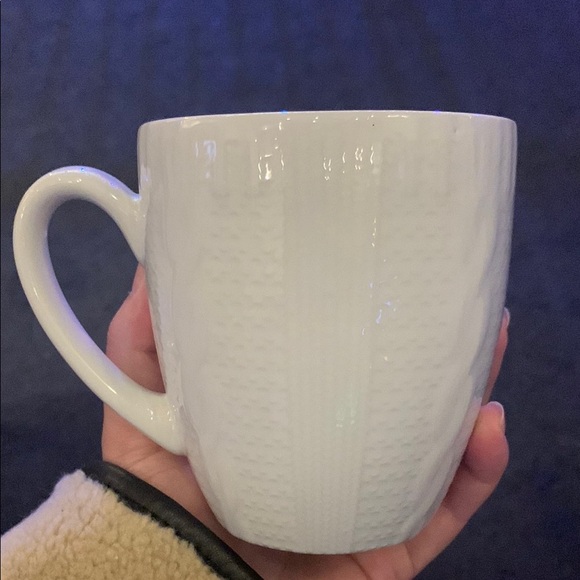 Knitted Pattern White Mug - Picture 5 of 9